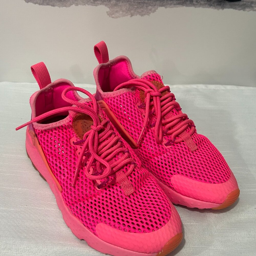 EUC Womens NIKE Huarache Hot Pink Trainer shoes sneakers sz 5.5